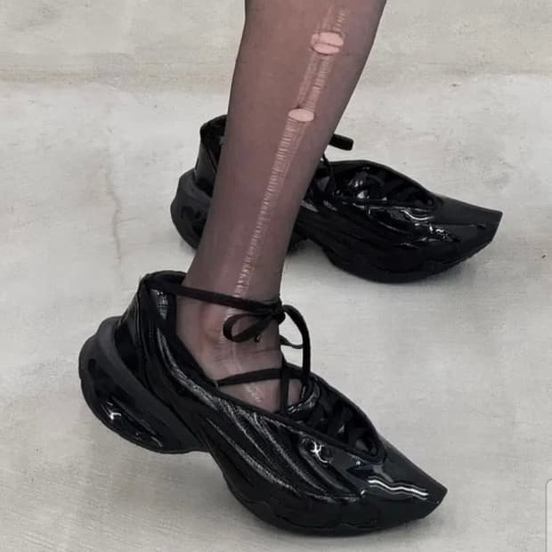 나이키 노울스 뮤즈느와르 245