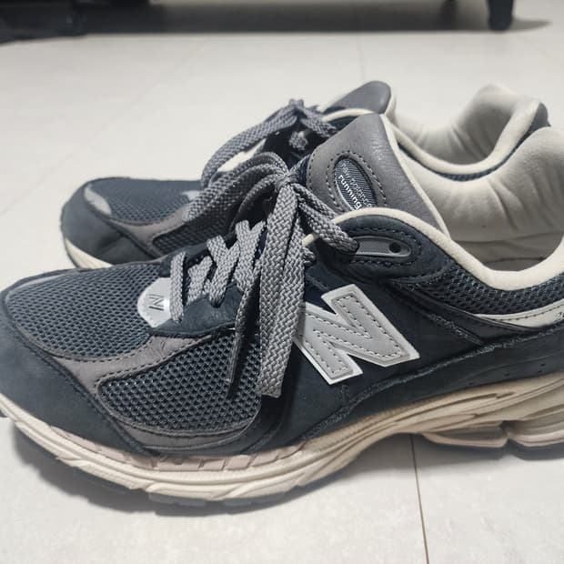 뉴발란스 2002r 프리미엄빈티지 네이비 285