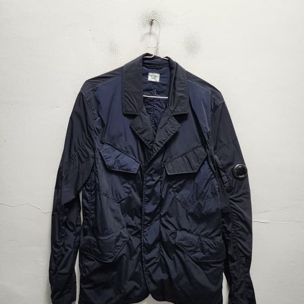 (새상품) CP컴퍼니 나이크라 블레이져