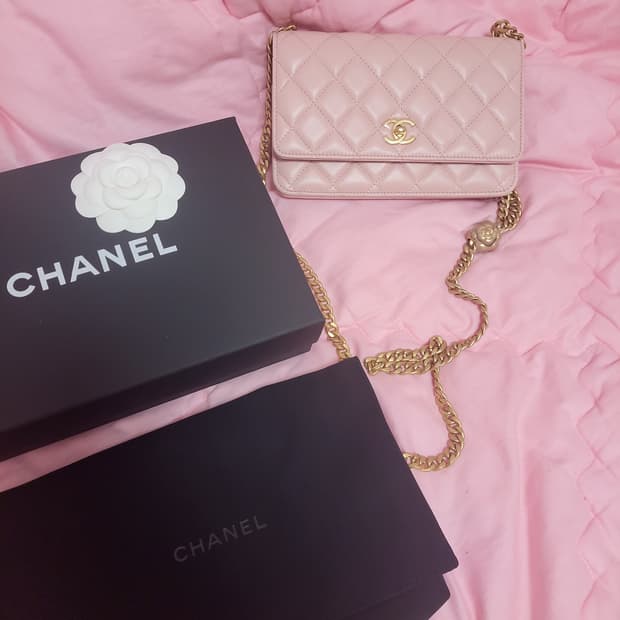 정품)급처미사용새상품!샤넬 핑크 까멜리아 골든볼 WOC크로스숄더백공주가방