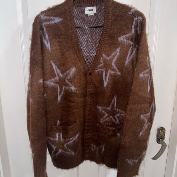오베이 스타 니트가디건 브라운