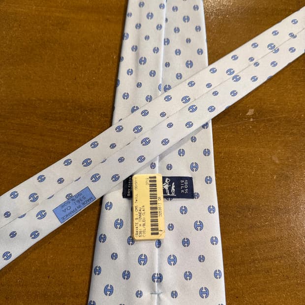 에르메스 HERMES 샹달 패턴 실크 넥타이 스카이 블루