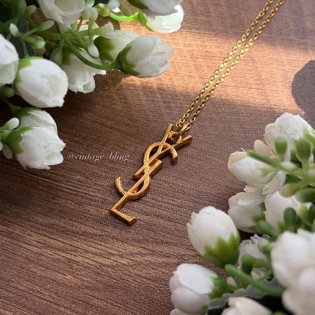 생로랑 심플 로고 골드 목걸이