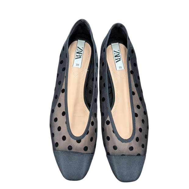 자라 39사이즈 도트 단화 국내 245