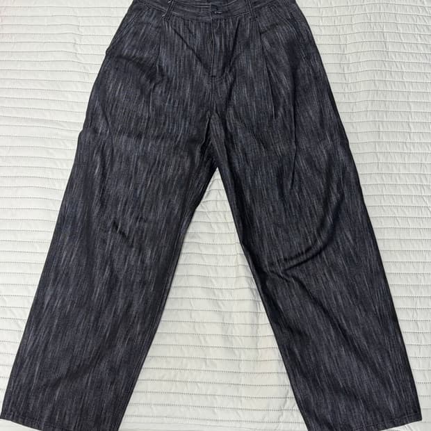 무신사 스탠다드 버티컬 슬러브 세미 벌룬 데님 팬츠 [블랙]