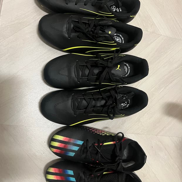 푸마 축구화 블랙 2개와 풋살화