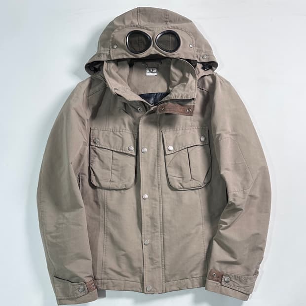 CP컴퍼니 베이지 고글 후드 자켓 