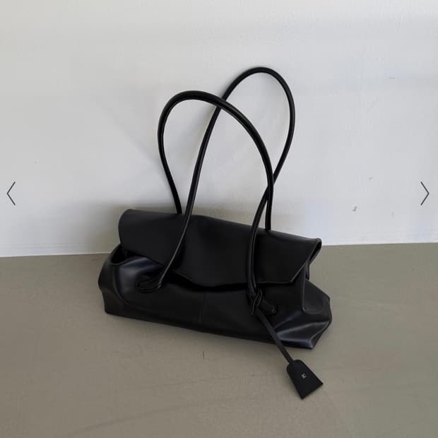 로우클래식 haricot mini flap bag