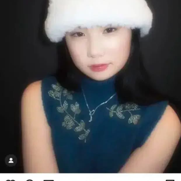 콜로신스 알파햇 화이트