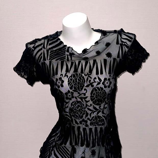 빈티지 오리엔탈 로즈 메쉬 패턴 탑