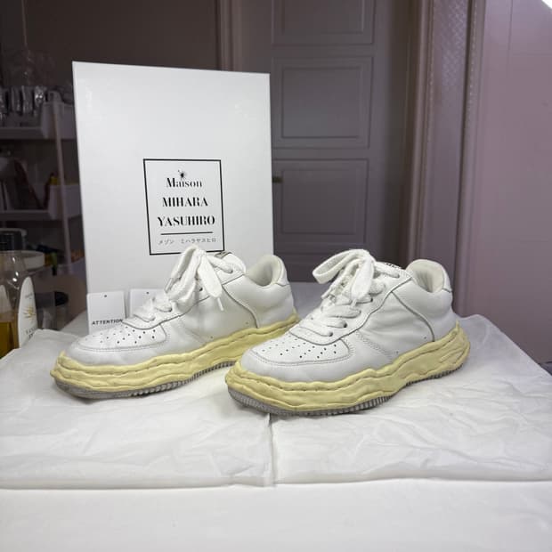 메종 미하라야스히로 웨인 VL OG 솔 레더 로우탑 스니커즈