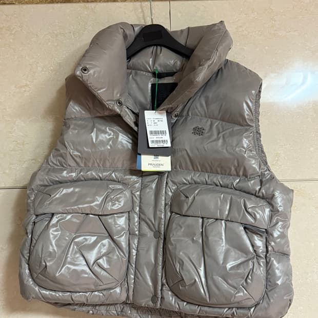 새상품) 코오롱 글로시 조끼 패딩