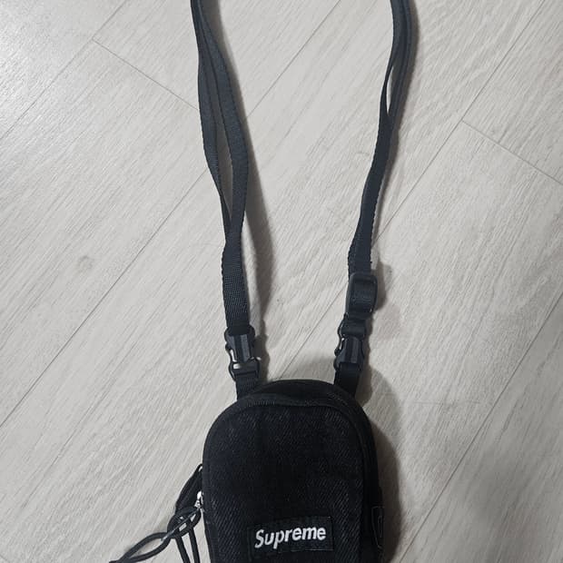 슈프림 카메라백
