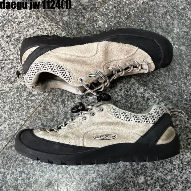 Keen 운동화 240