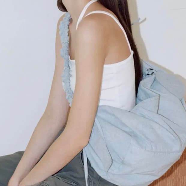 제로플래닛 데님 셔링 리본 백 새상품