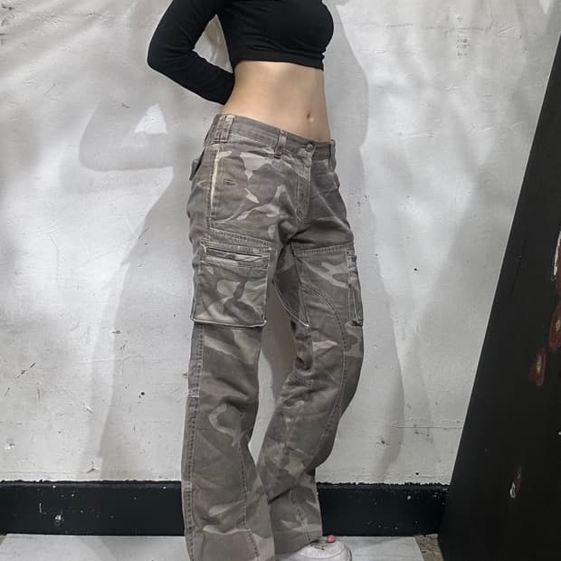 부츠컷 일본 빈티지 베이지 러스티 밀리터리 카모 플레어진 카고 팬츠 
