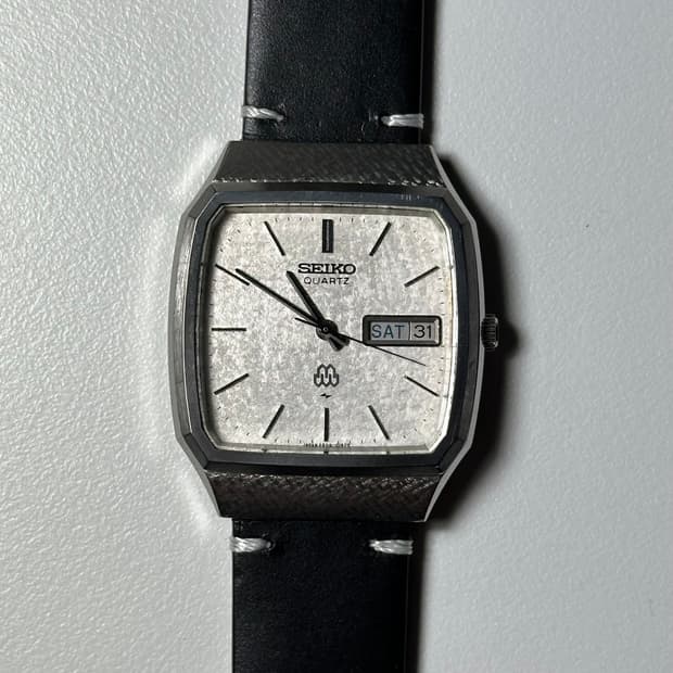 SEIKO quartz square
