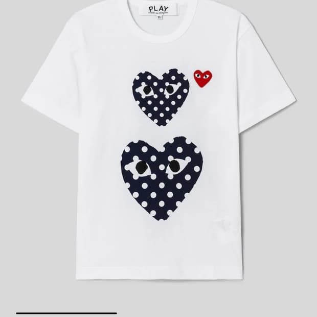 (Unisex) Polka Dot Heart Print T-shirt