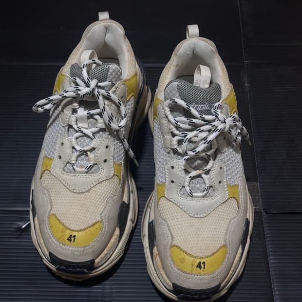 발렌시아가 트리플s 도버스트릿마켓 41사이즈