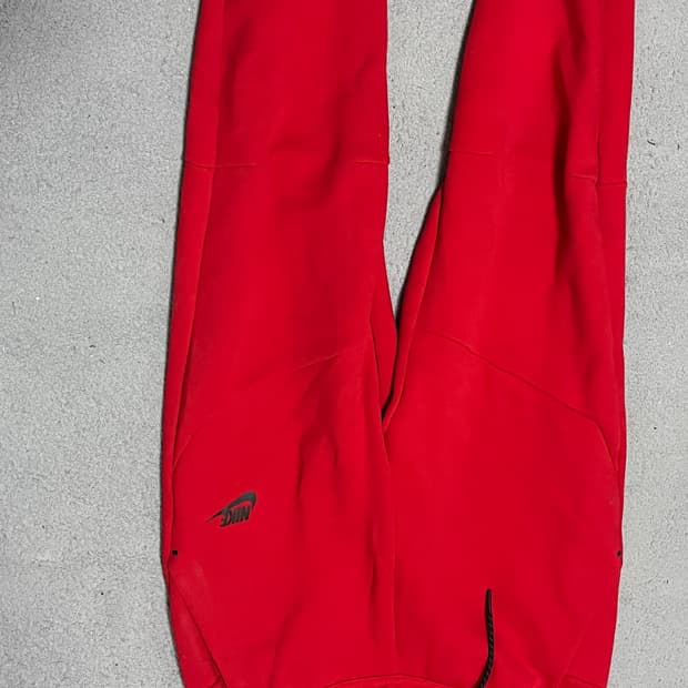 나이키테크팩 레드 바지 테크플리스
