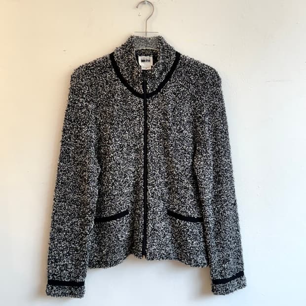 블랙&화이트 부클 집업 니트