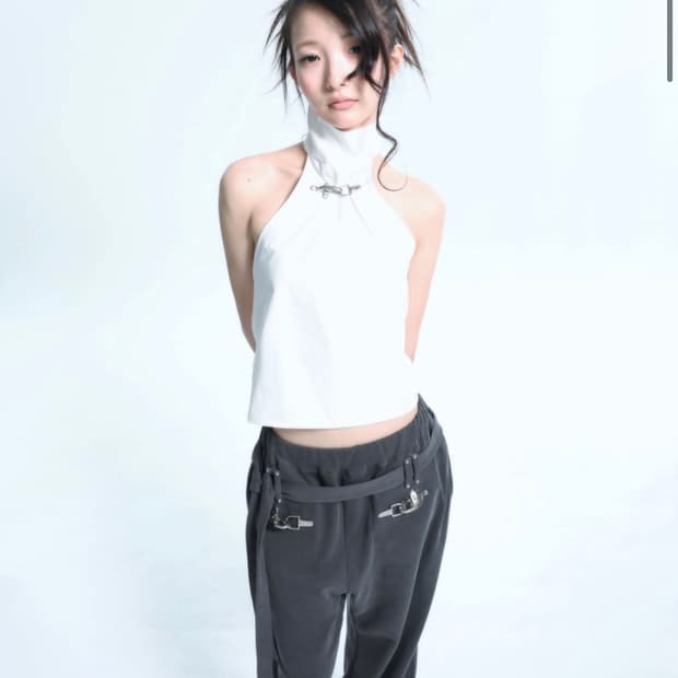 버클 홀터넥 (츠키 착용)