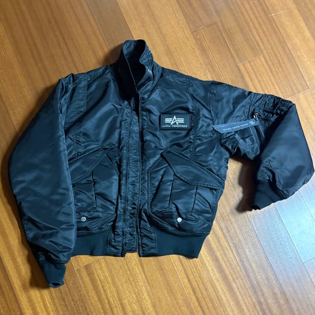 산산기어 x 알파 인더스트리 CWU 45/P 플라이트 자켓 블랙 - 23