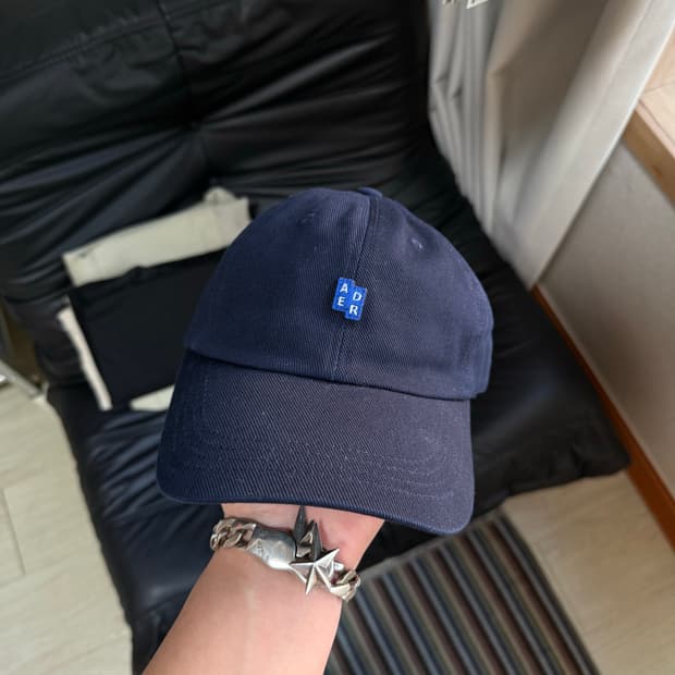 아더에러 볼캡 모자