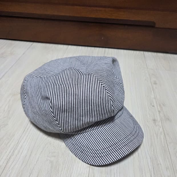 루벤(RUBEN) 스트라이프 빵모자