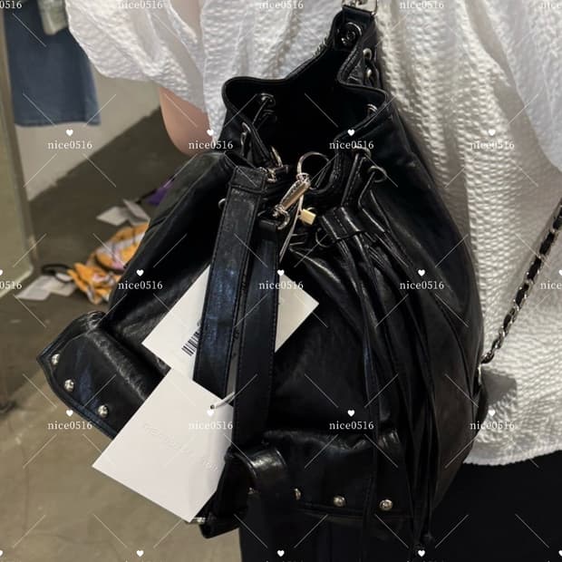 다이닛 DEINET 5웨이 스터드 포켓 멀티백 블랙