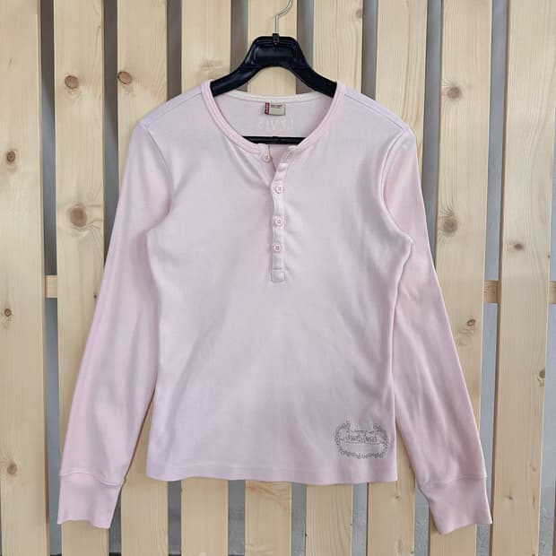 (S) 리바이스 헨리넥 핑크 티셔츠