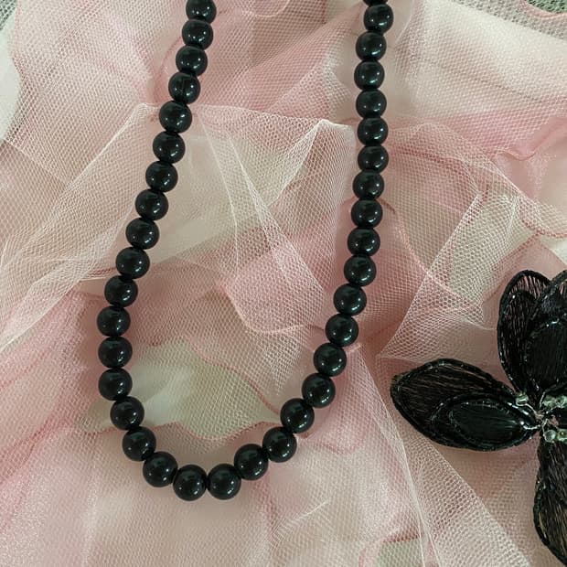 블랙 비즈 목걸이 
