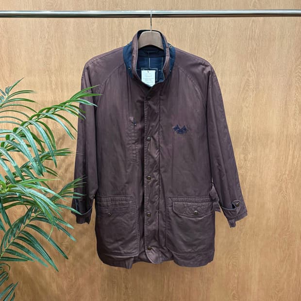 버버리 하프 코트 필드 자켓 싱글 브레스티드 스탠드 칼라 디테일 버건디