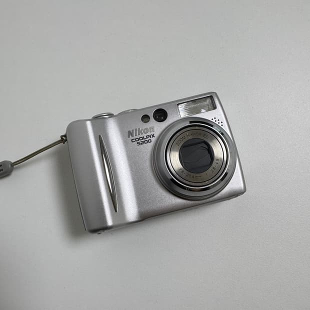 니콘 쿨픽스 5200 실버 빈티지 디카