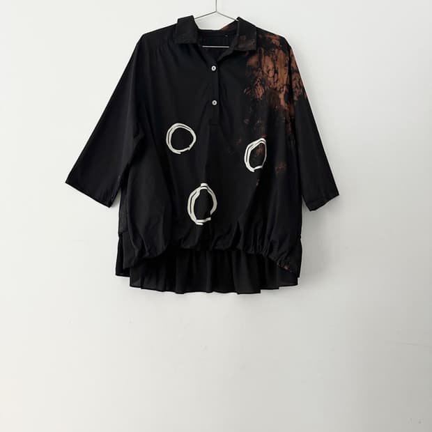 Circle pattern printed shirt
