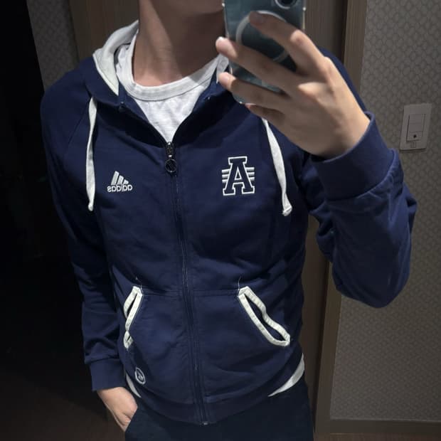 [95] 아디다스(adidas) 컬리지에이트 로고 네이비 후드집업⁠