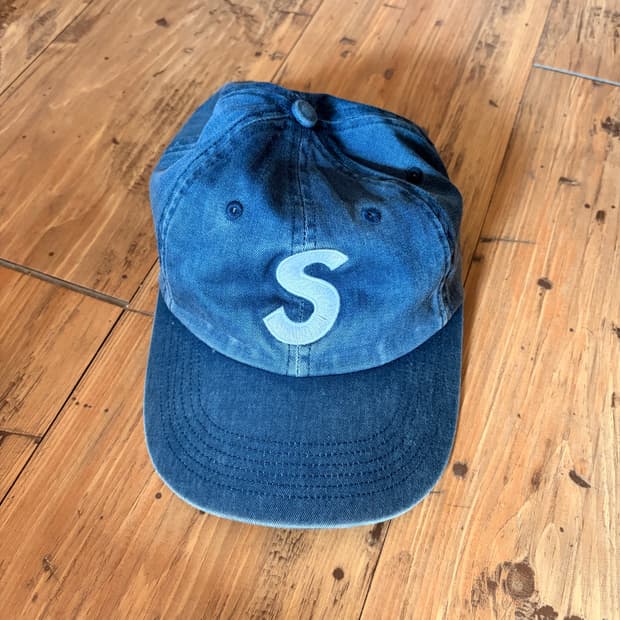 슈프림 피그먼트 프린트 S 로고 6-패널 캡 인디고 - 22FW