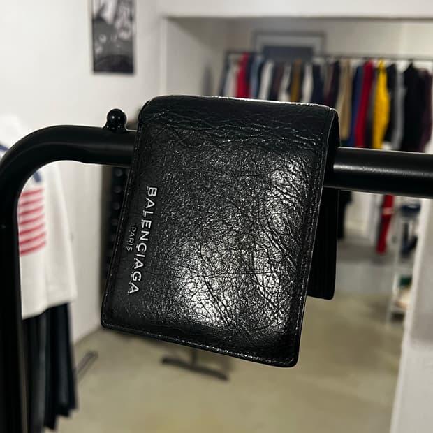 발렌시아가 지갑