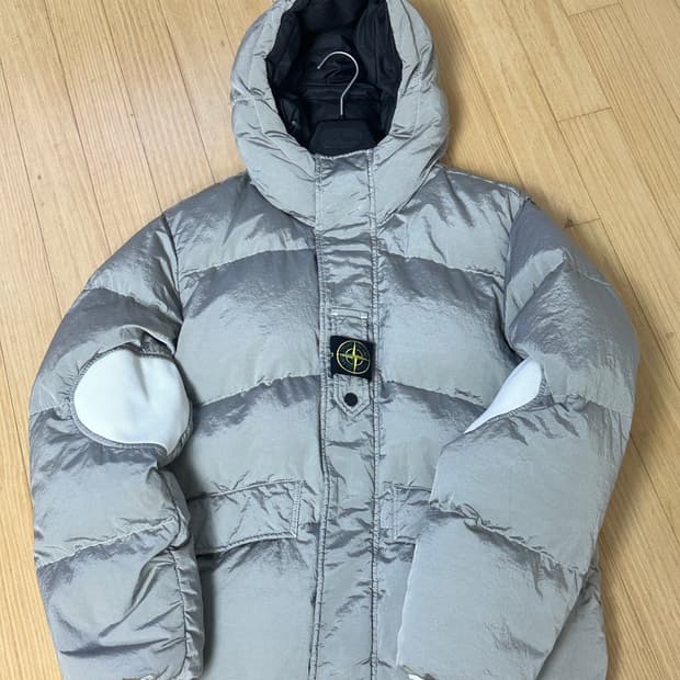 (S)23FW 스톤아일랜드 나일론 메탈 리버시블 다운(스투코)