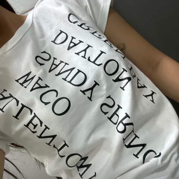 어썸스튜디오 레터링 반팔 슬림핏 티셔츠 