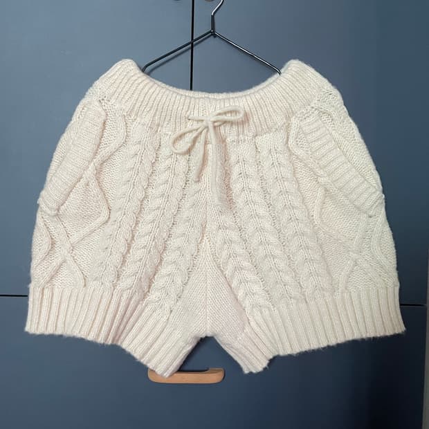 모리 러블리 니트 하프팬츠 + 폴라탑 겨울 셋업