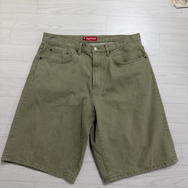 Supreme 슈프림 배기 쇼츠 카키색상 36사이즈
