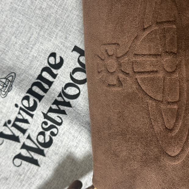 비비안웨스트우드 스웨이드백 브라운