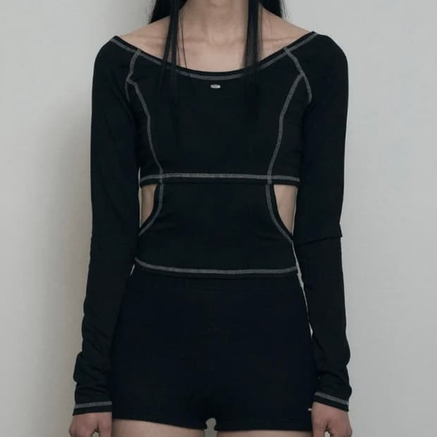 Bohemseo SIDE CUT - OUT LONG SLEEVE, BLA