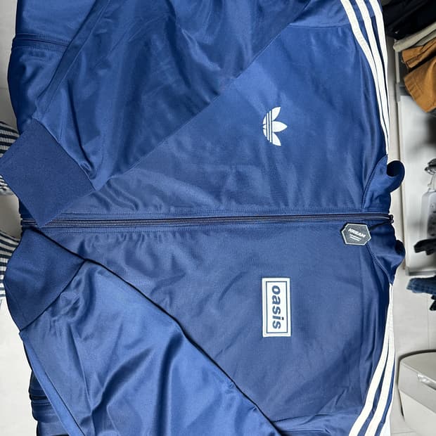 아디다스 오아시스 트랙탑