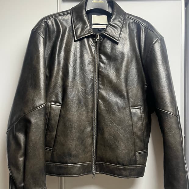 아모멘토 25fw 신테틱 레더봄버 자켓 미디움M