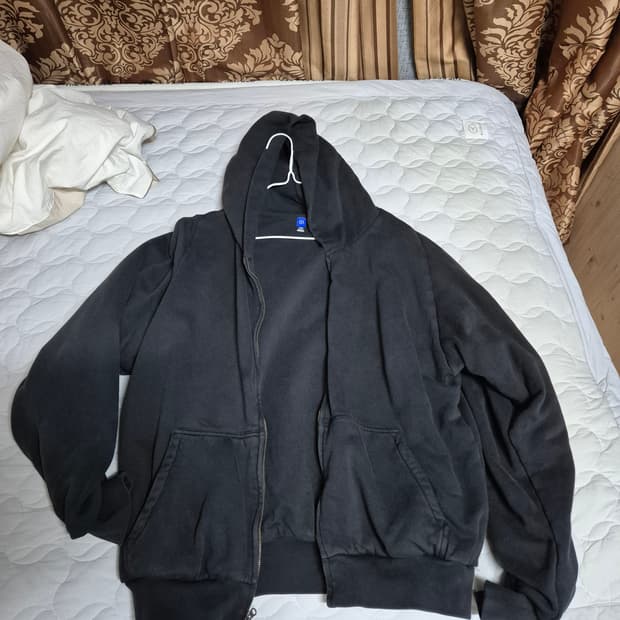 [L] yzy 이지갭 블랙 후드집업 검정 105