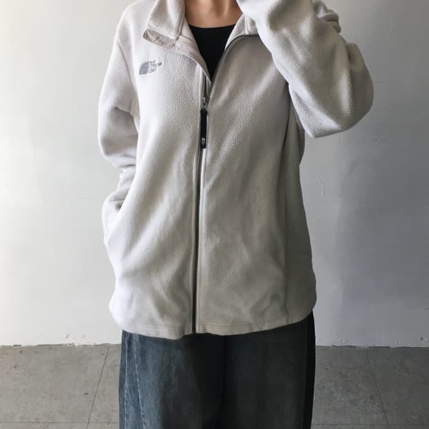 노스페이스 로고 후리스