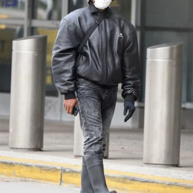 발렌시아가 크록스 43