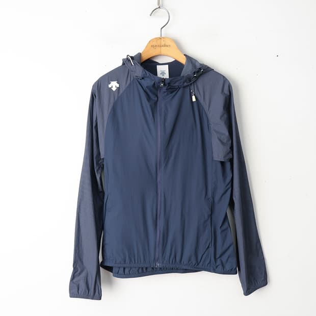 44/데상트 바람막이 